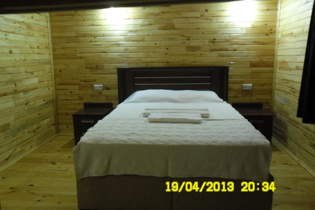 Cesur Pansiyon Hotel Çıralı Bilik gambar